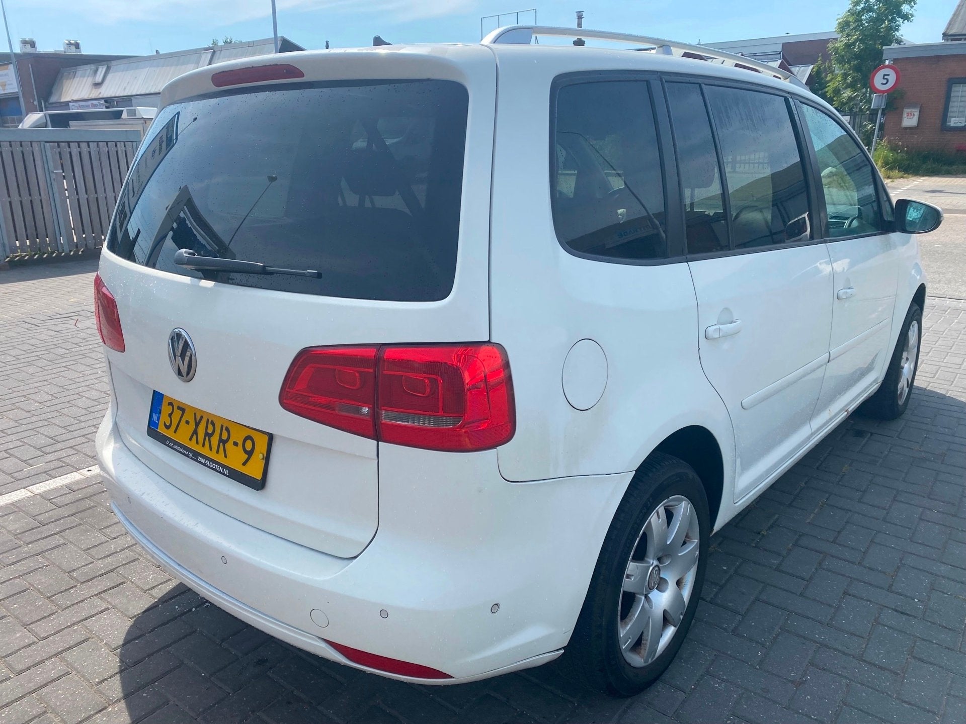 Volkswagen Touran 2.0 TDI Comfortline BlueMotion, Auto's, Euro 5, 4 cilinders, Wit, Origineel Nederlands