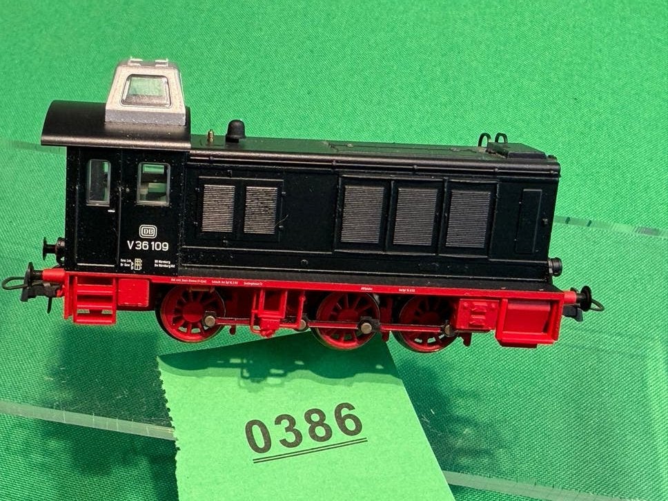 386- Roco V36 109 Locomotief zwart- Zo goed als nieuw, Ophalen of Verzenden, Zo goed als nieuw, Roco, Analoog