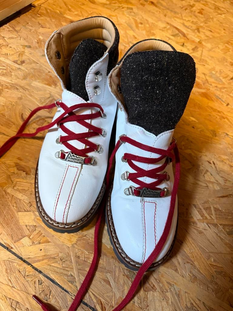 Ammann Witte Wandelschoenen met Rode Veters-maat 42, Kleding | Dames, Schoenen, Ophalen of Verzenden, Zo goed als nieuw, Wit, Wandelschoenen