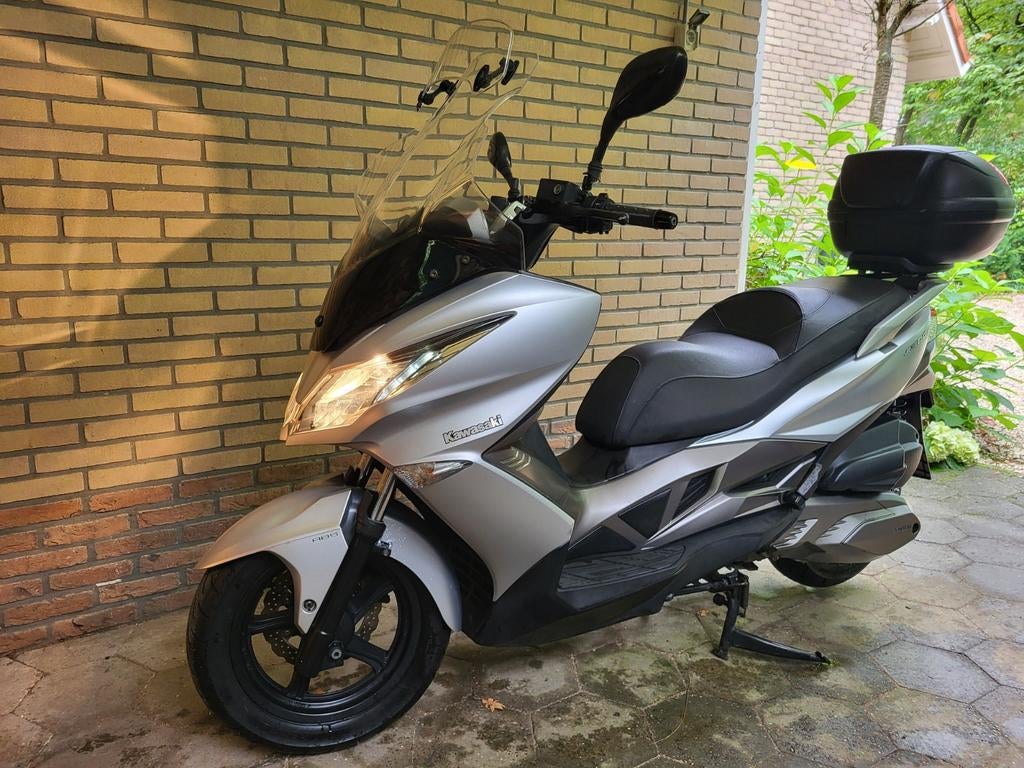 Kawasaki J300 motorscooter uit 2015 met topkoffer, Motoren, Scooter, 300 cc, Gebruikt, Particulier