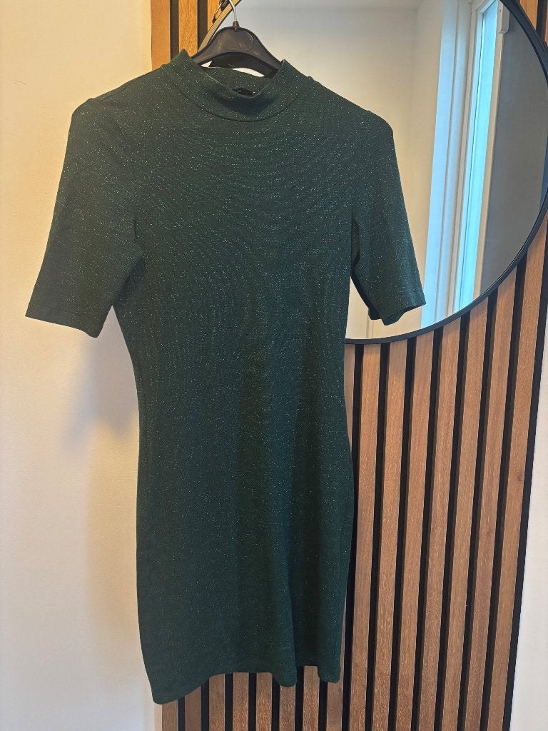 Groene feestelijke jurk van Pigalle, Pigalle, Ophalen of Verzenden, Zo goed als nieuw, Maat 36 (S)
