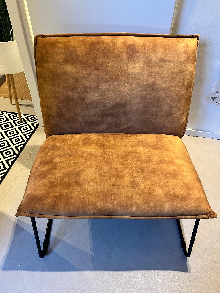 Fauteuil suède look, Huis en Inrichting, Fauteuils, Ophalen, Minder dan 75 cm, Overige materialen, Zo goed als nieuw