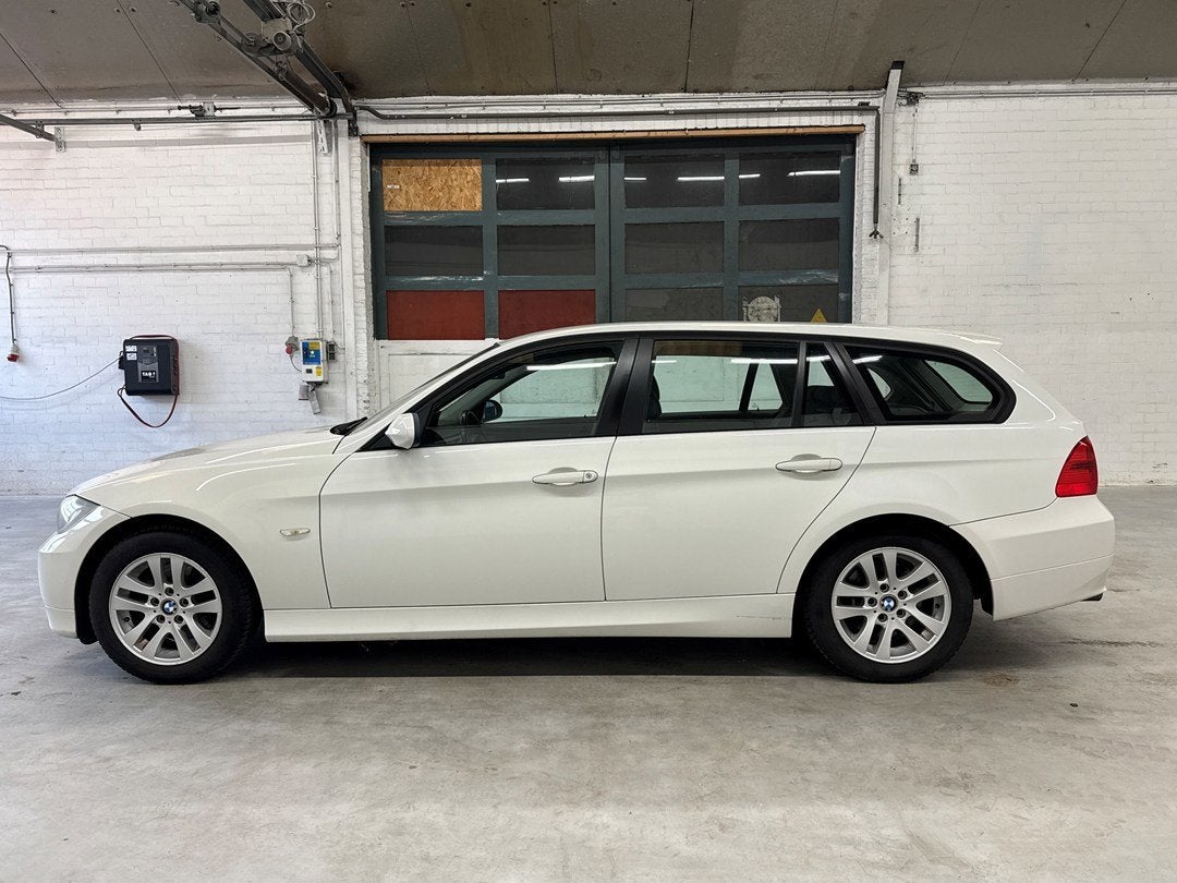 BMW 3-serie Touring 318i | Airco | Cruise control | Motor pr, Achterwielaandrijving, Parkeersensor, Wit, Handgeschakeld