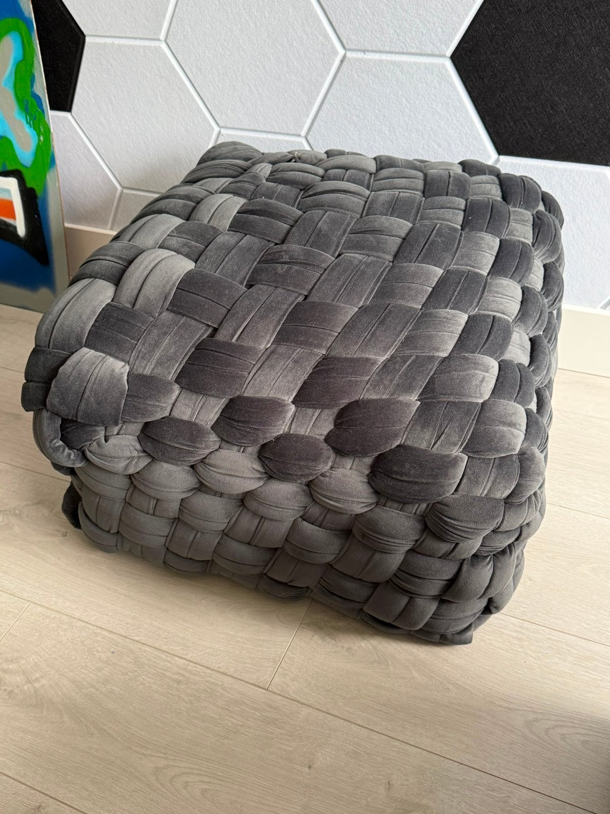 Zwarte poef / hocker, Ophalen, Gebruikt, Stof, 50 tot 75 cm