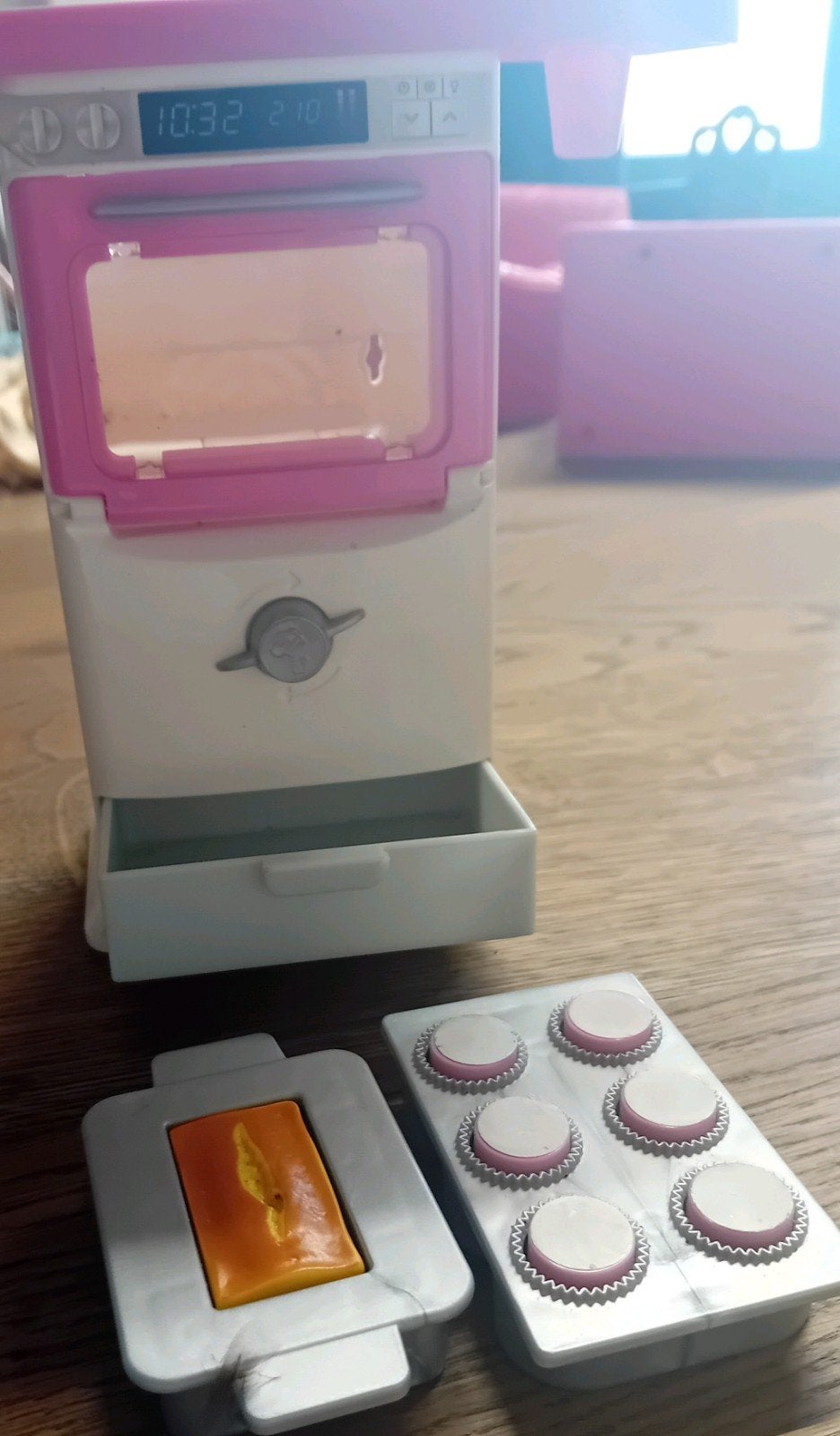 Leuke barbie speelgoed oven met accessoires, Ophalen of Verzenden, Gebruikt, Meisje