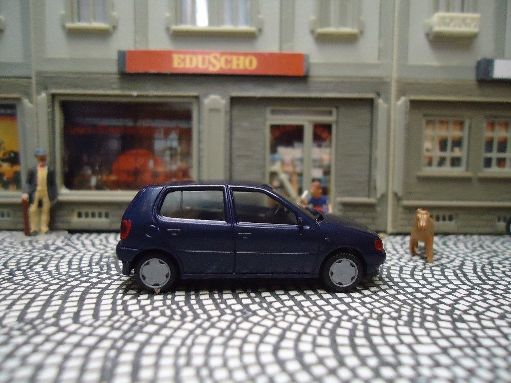 1994 - 2003 VW Polo 6N 5-deurs - Herpa donkerblauw-metallic, Ophalen of Verzenden, Nieuw, Auto, Herpa