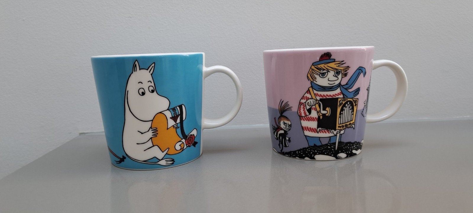 Moomin mokken - 2 stuks - Zo goed als nieuw, Keramiek, Ophalen of Verzenden, Zo goed als nieuw, Overige stijlen