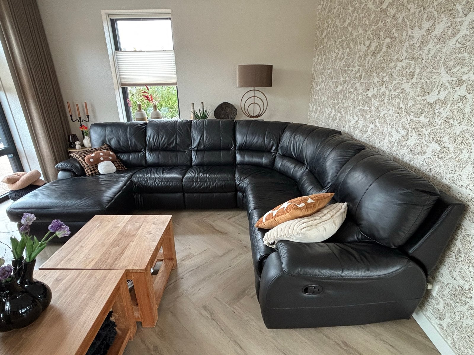 Luxe zwart leren hoekbank met relaxfunctie en hocker, Ophalen, Modern., Gebruikt, Hoekbank