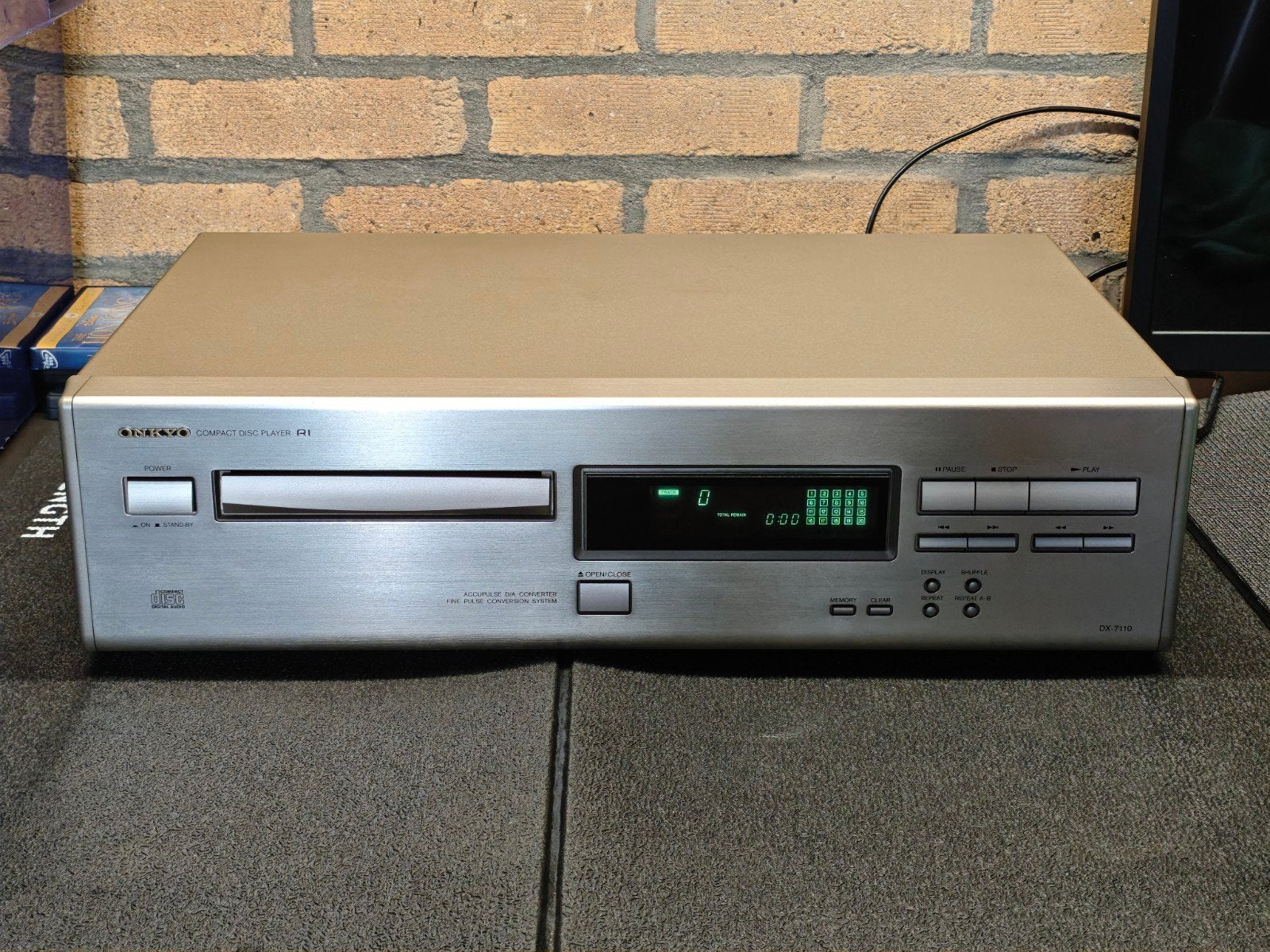 ONKYO DX-7110 Vintage CD speler - Defect, Ophalen, Niet werkend, Overige merken