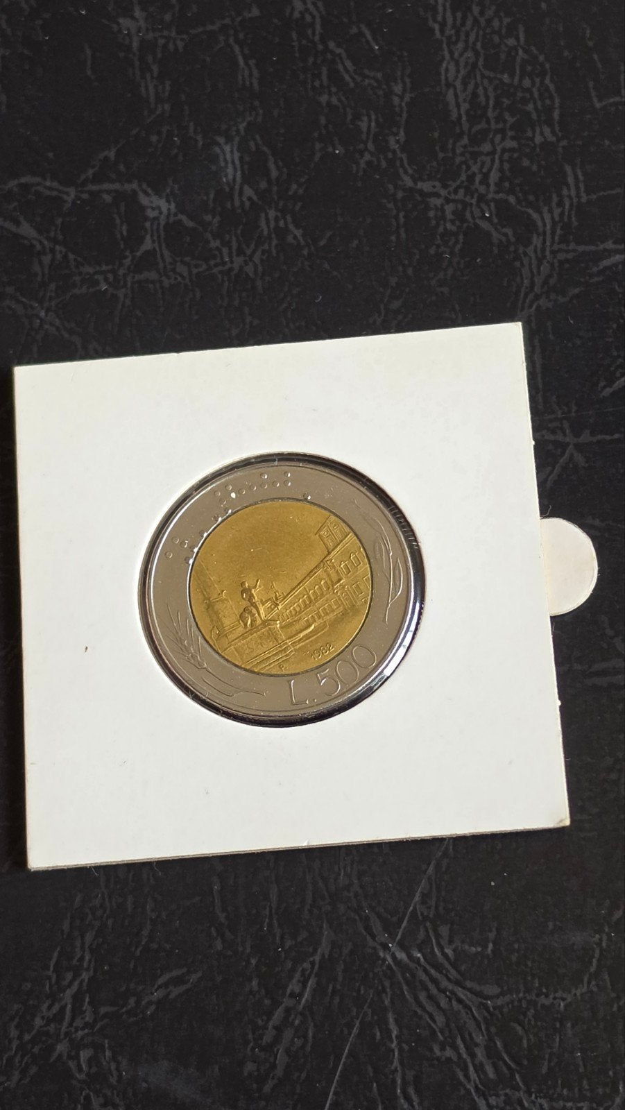 Italiaanse 500 Lire munt 1987 - Colosseum, Postzegels en Munten, Ophalen of Verzenden