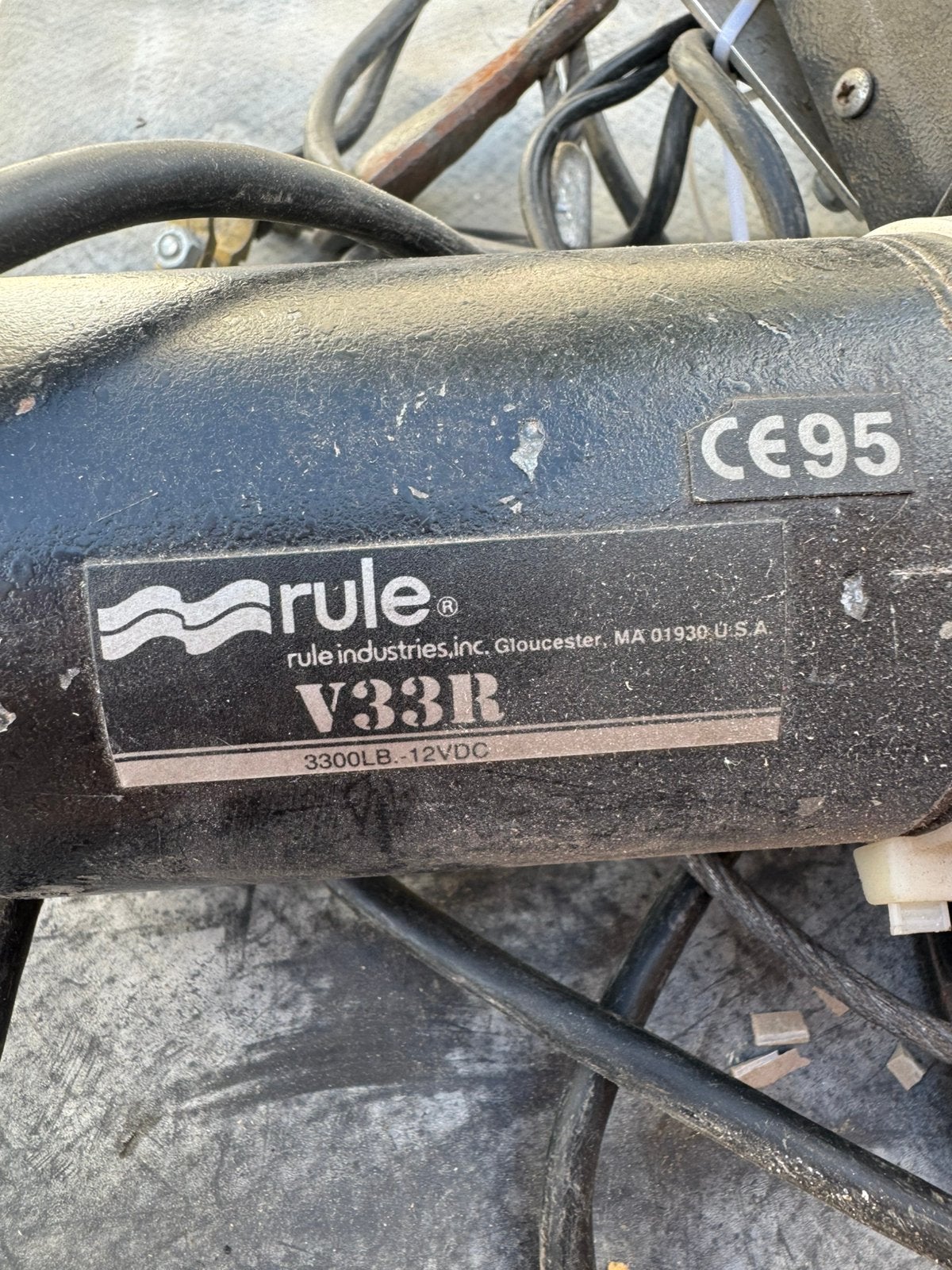 Electrische lier Rule V33R, Ophalen, Gebruikt, Elektrisch