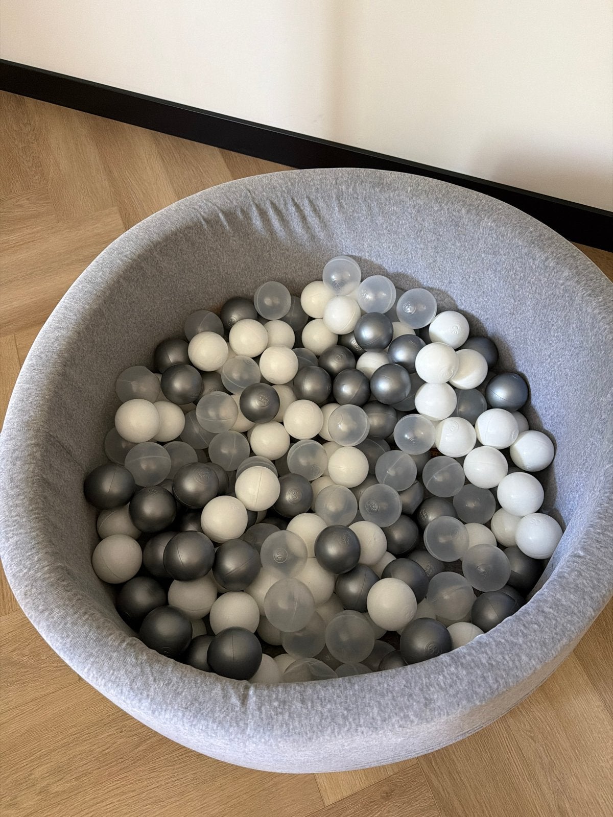 Grijze ballenbak met ballen, Ophalen of Verzenden, Zo goed als nieuw, Overige typen