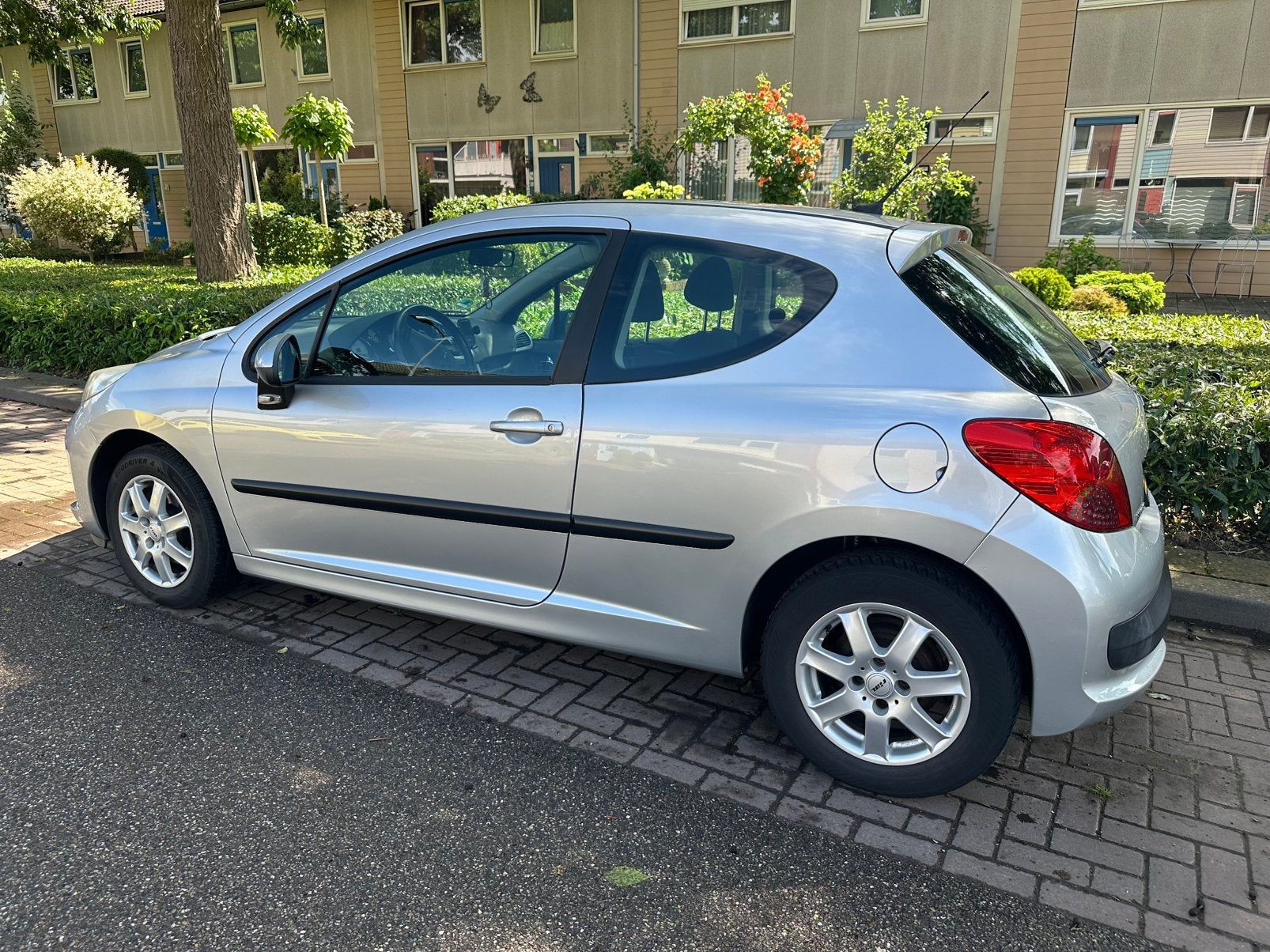 Peugeot 207 1.4 VTI 16V 3DRS 2009 Grijs, Auto's, Peugeot, Voorwielaandrijving, 49 €/maand, Origineel Nederlands, Handgeschakeld