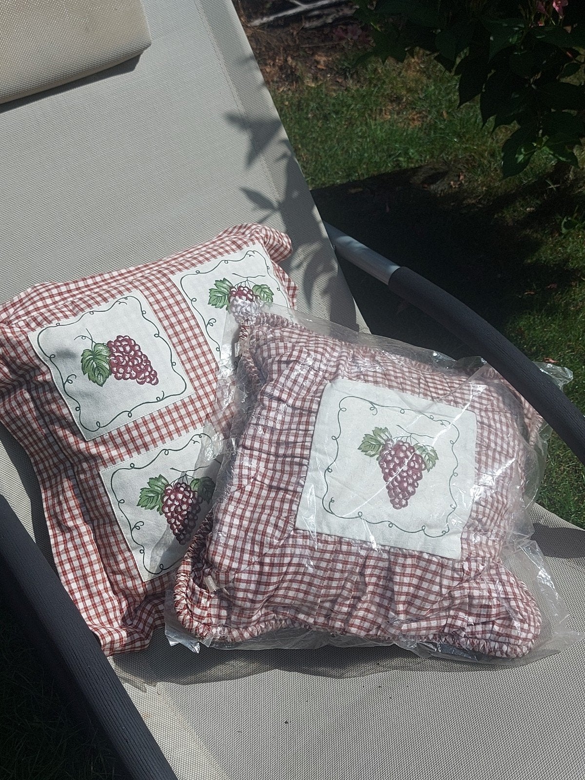 2 stuks nieuwe kussens van Cleef , druiven burgundy.40 x 40, 40 cm, Nieuw, Overige typen, 40 cm