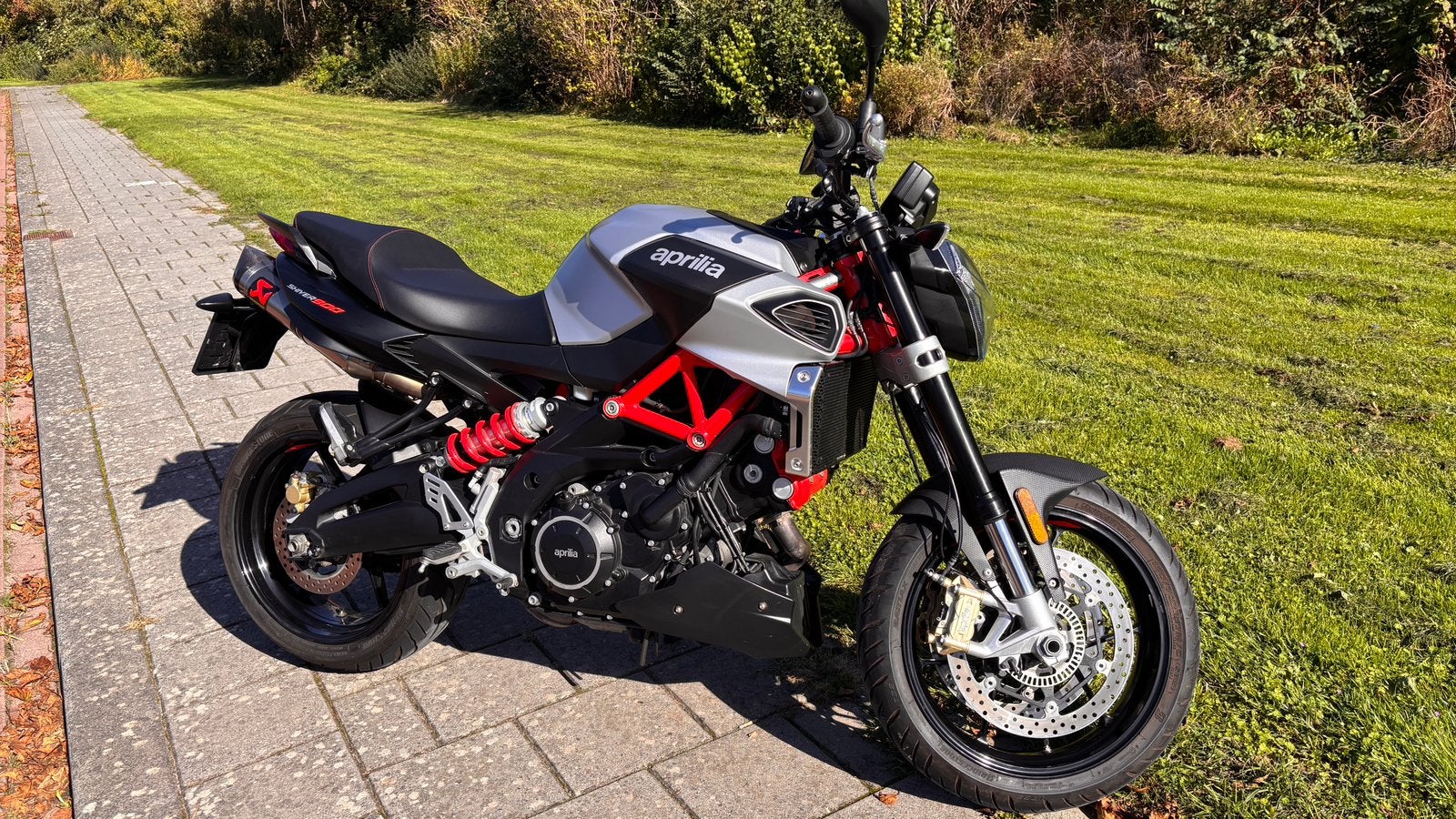 Zeer nette Aprilia Shiver 900 uit 2020 met dubbel Akrapovic, 2 cilinders, Occasion, Motorrijbewijs A, Particulier