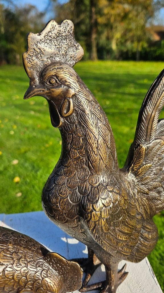 HAAN MET HEN / brons / tuinbeeld/ kippen, Dierenbeeld, Nieuw, Info@huisentuindecoratiemarie.nl, Huis en tuin decoratie marie