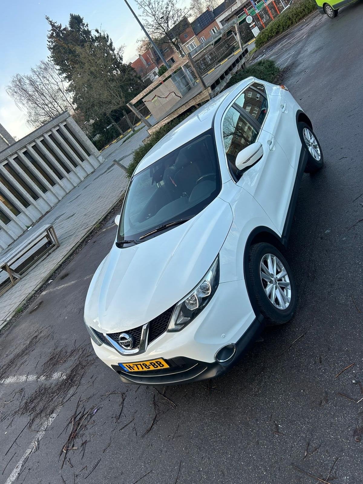 Nissan Qashqai 1.2 Dig-t 85KW 2WD 2014 Wit €5.500, Auto's, Voorwielaandrijving, 4 cilinders, Wit, 1200 kg