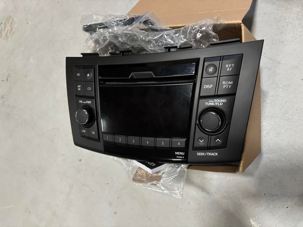 Originele Radio/CD Suzuki Swift (Model 39101-68LA0), Ophalen of Verzenden, Gebruikt