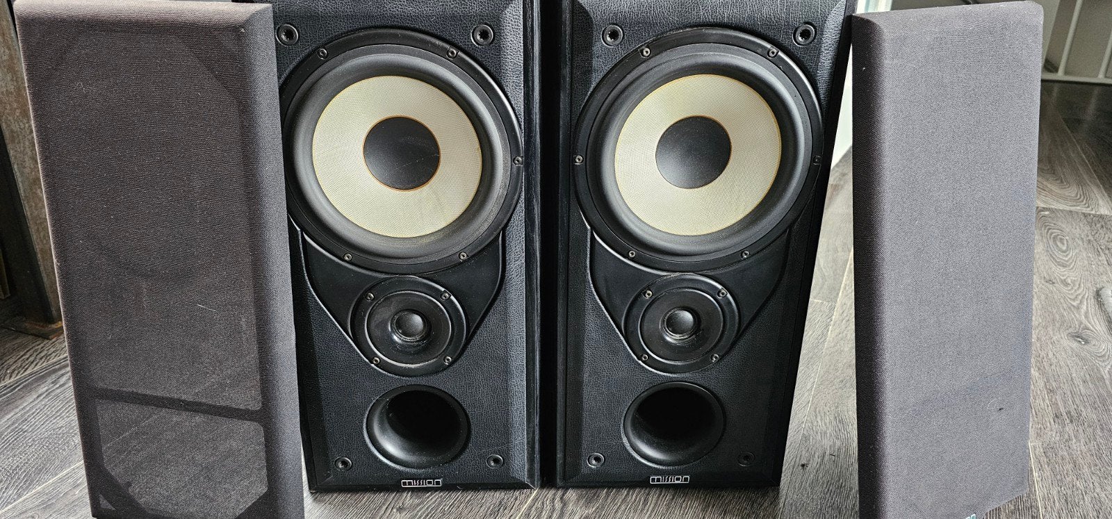 Mission 702 speakers in zeer goede staat, Ophalen, Vloerstaande luidspreker, Basreflex, 120 tot 150 watt