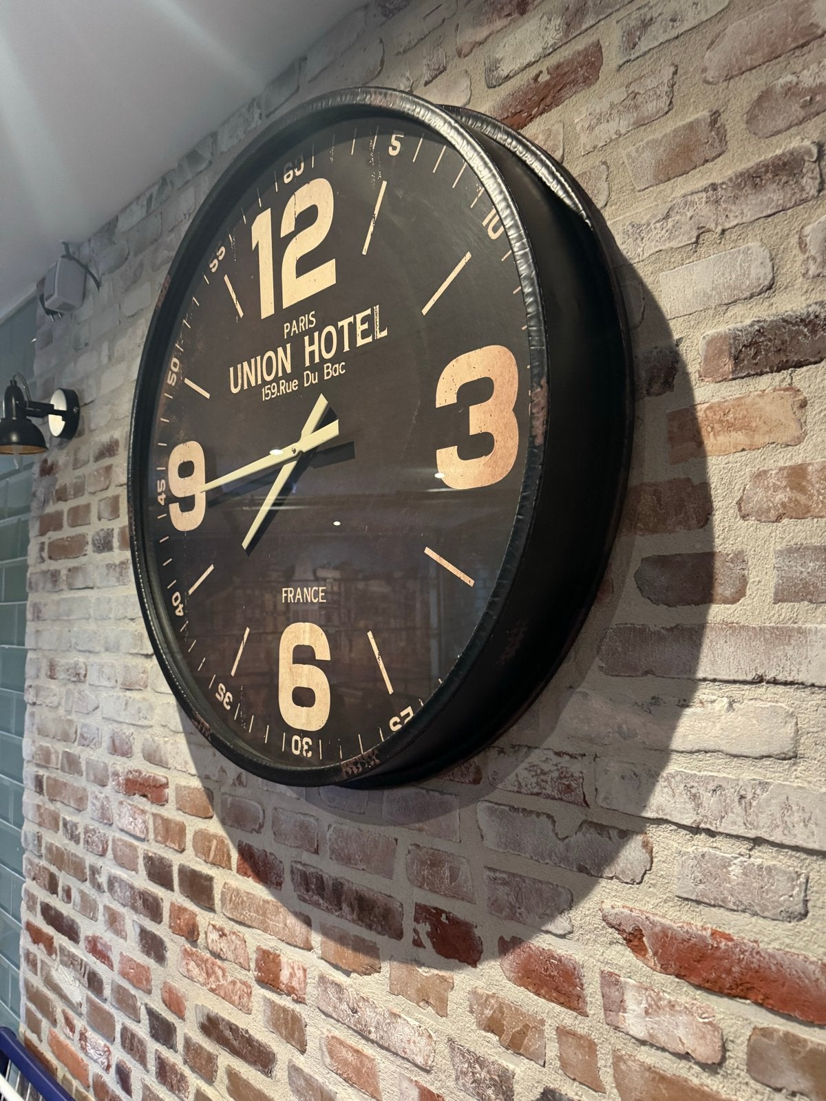 Grote Wandklok 75 cm - Industrieel Design, Huis en Inrichting, Woonaccessoires | Klokken, Wandklok, Analoog, Ophalen of Verzenden