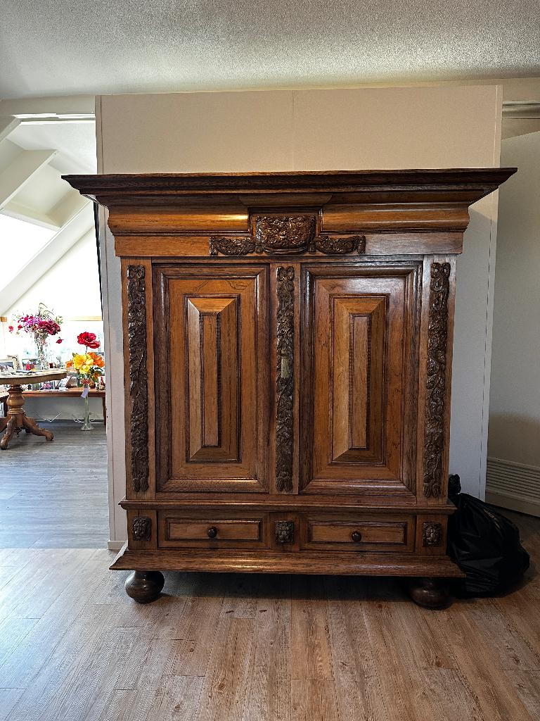 Houten kast, Ophalen