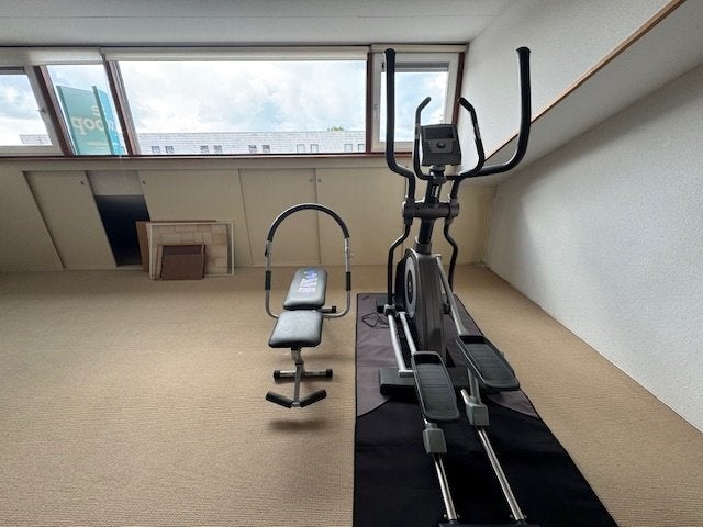 Te koop Crosstrainer Tunturi C85 en fitness bankje, Ophalen, Benen, Zo goed als nieuw, Crosstrainer