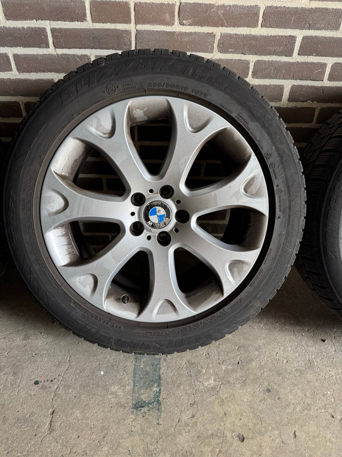 BMW X5 E70 Velgen met Bridgestone Blizzak Winterbanden, Gebruikt, 255 mm, Banden en Velgen, Winterbanden