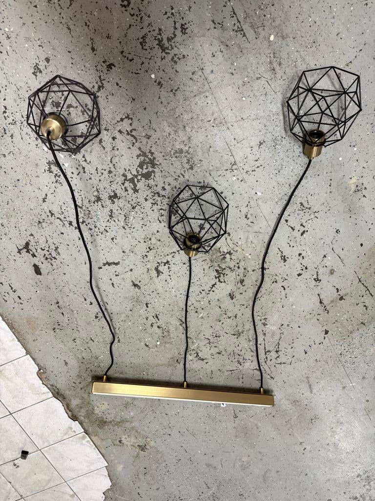 Ikea hanglamp met 3 geometrische kappen, Ophalen of Verzenden, Gebruikt, Metaal, 50 tot 75 cm