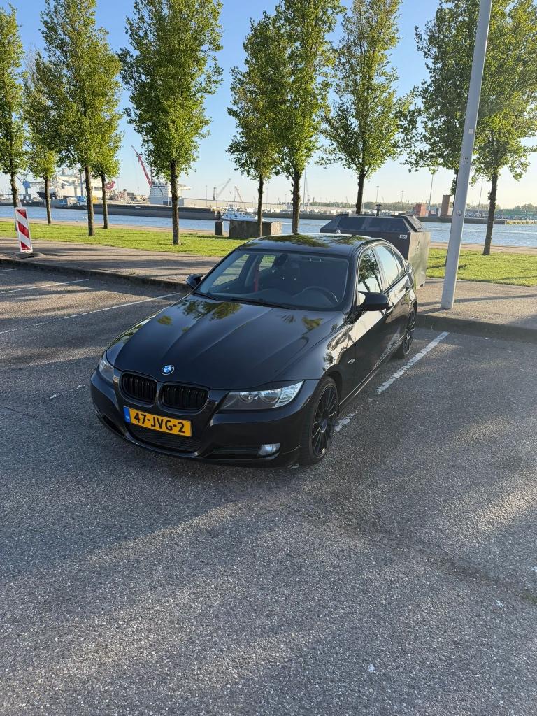BMW 3-Serie 1.6 I 316 90KW 2009 Zwart | Angel Eyes, Parkeersensor, 1599 cc, 4 cilinders, Origineel Nederlands