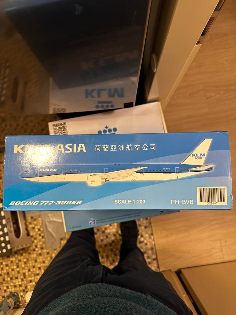 KLM Asia Boeing 777-300ER PH-BVB – JC Wings – 1:200, Verzamelen, Ophalen of Verzenden, Zo goed als nieuw, Schaalmodel
