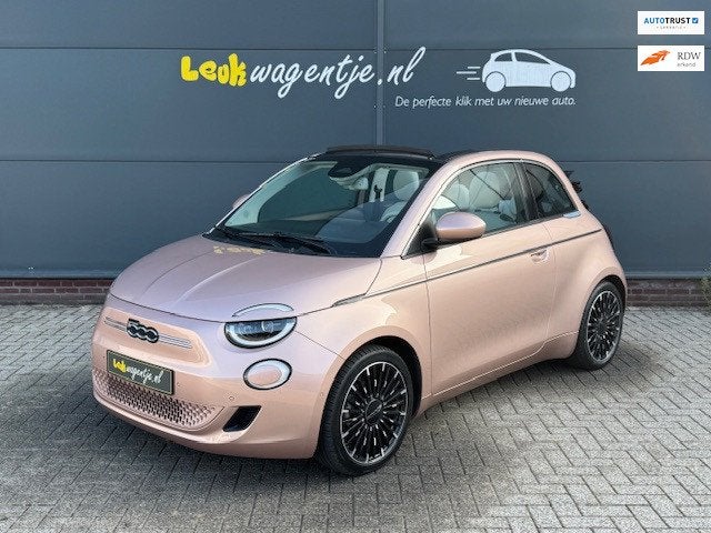 Fiat 500 C e La Prima 42 kWh Cabrio *carplay *leer *stoelv., Auto's, Dealer onderhouden, Adaptive Cruise Control, Gebruikt, 118 pk