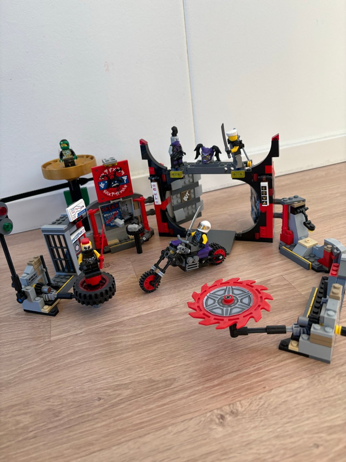 Lego Ninjago 70640 S.O.G. Hoofdkwartier - Compleet, Lego, Ophalen of Verzenden, Zo goed als nieuw, Compleet