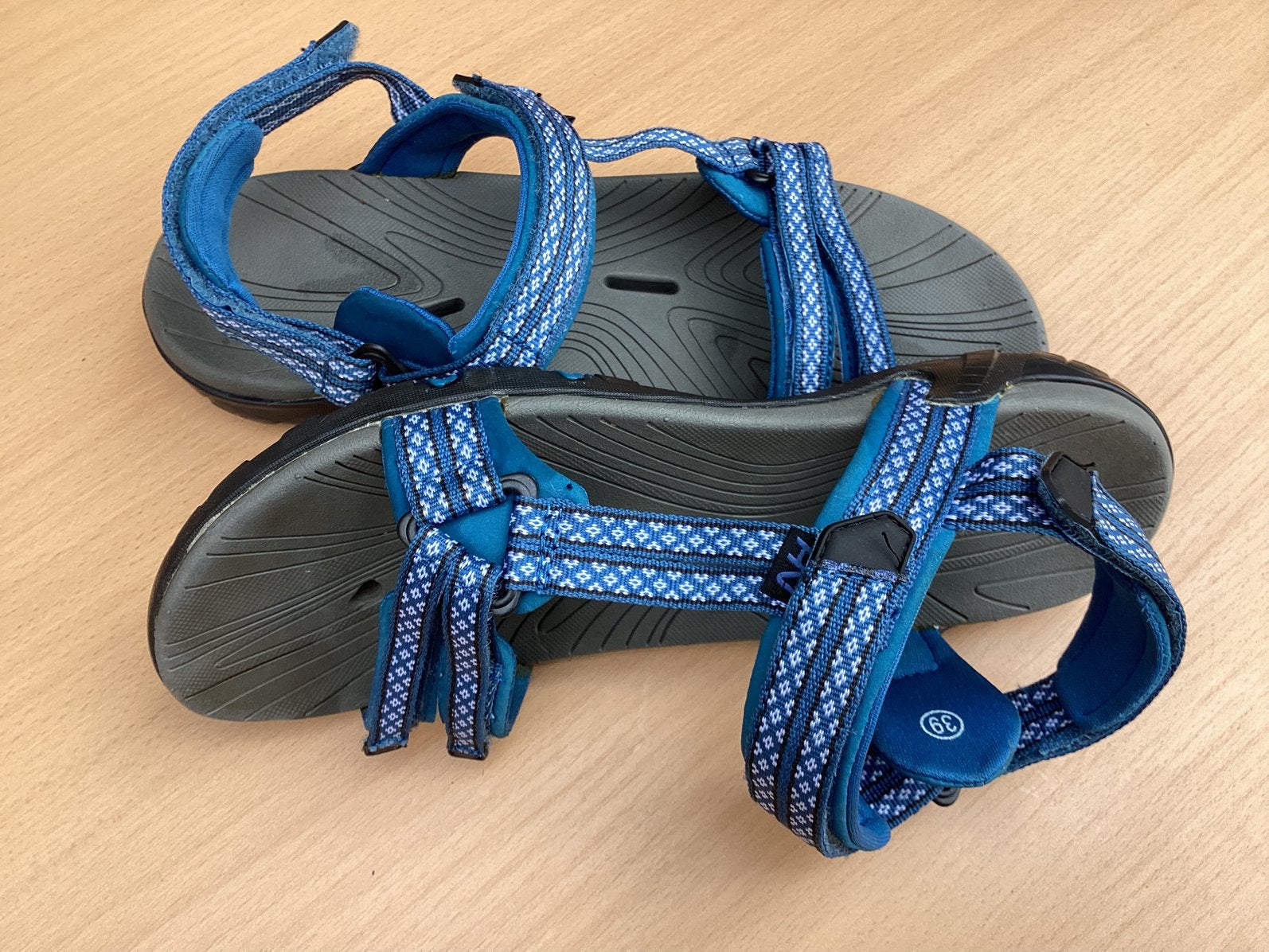 HV  SANDALEN maat 39 kleur blauw. ZGAN!!, Ophalen, Zo goed als nieuw, Jongen, Overige typen