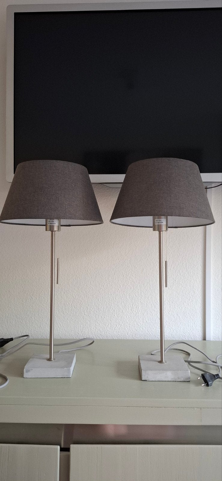 2 tafellampen / nachtkastlampen grijs design lampen, Ophalen, Gebruikt, E27 (groot), Met kap