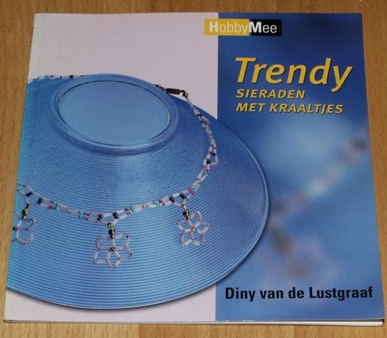 Trendy sieraden met kraaltjes - van de Lustgraaf - HM9914, Boeken, Hobby en Vrije tijd, Ophalen of Verzenden, Gelezen, Sieraden maken