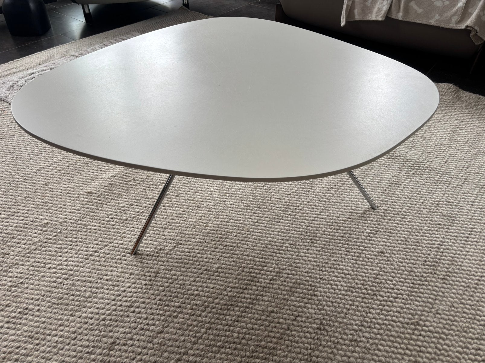 Leolux liliom salontafel, Ophalen, Overige materialen, Gebruikt, 50 tot 100 cm