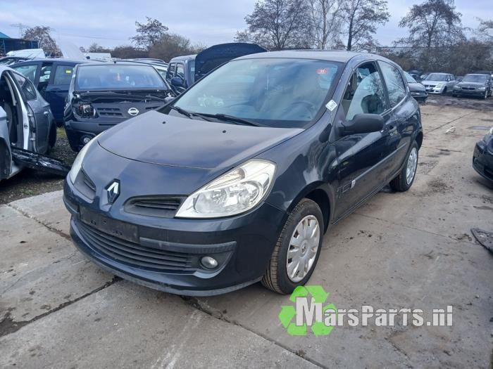 Fusee rechts-voor van een Renault Clio, Auto-onderdelen, Gebruikt, -, Renault, -