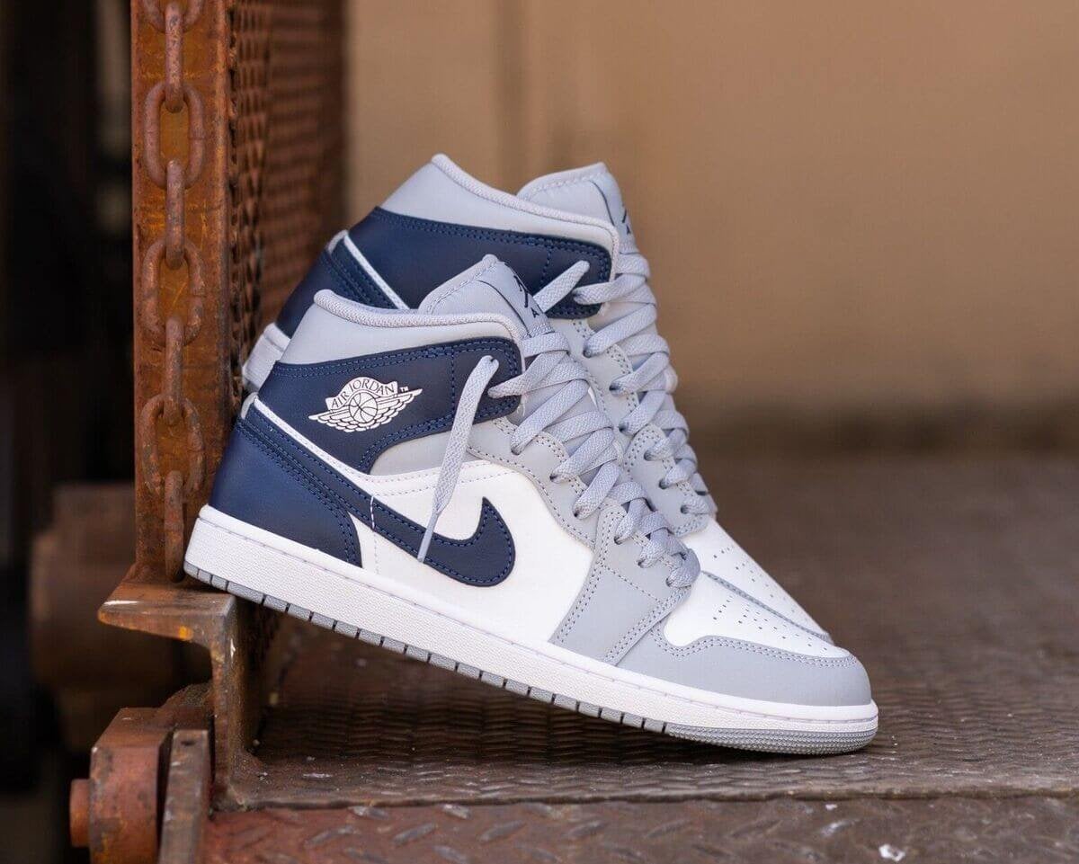 Nike Air Jordan 1 Mid, Kleding | Heren, Blauw, Nieuw, Ophalen of Verzenden, Nike Air Jordan