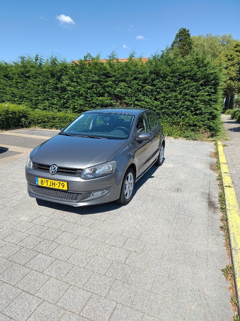 Volkswagen Polo 1.2 TSI 66KW DSG 2013 Grijs, Auto's, Stof, 40 €/maand, Zwart, 4 cilinders