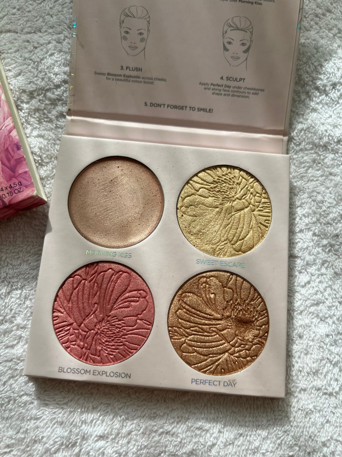 KIKO Waterflower Magic Highlighter Palette - Ray Of Light, Ophalen, Overige kleuren, Gehele gezicht, Zo goed als nieuw