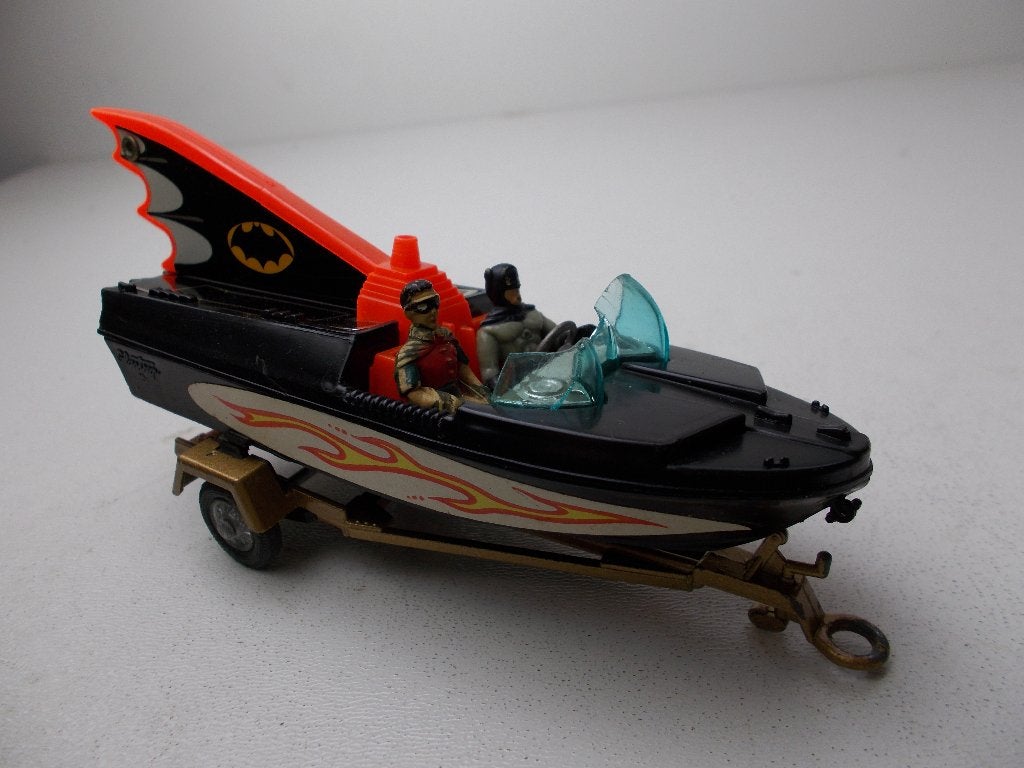 1967 Corgi Toys 107 BATBOAT + TRAILER + 2 x Figuurtjes!