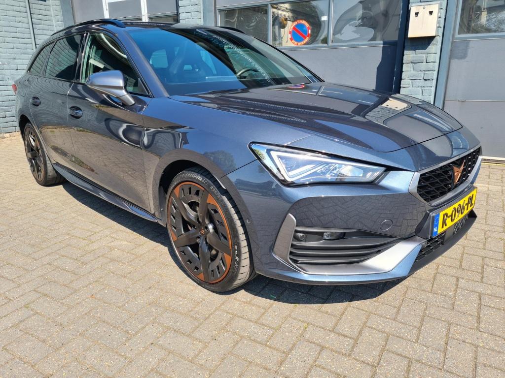 CUPRA Leon Sportstourer 1.4 e-Hyb Copper Ed. Trekhaak Pano C, Auto's, Cupra, Bedrijf, Te koop, Leon, ABS, Achteruitrijcamera, Adaptive Cruise Control