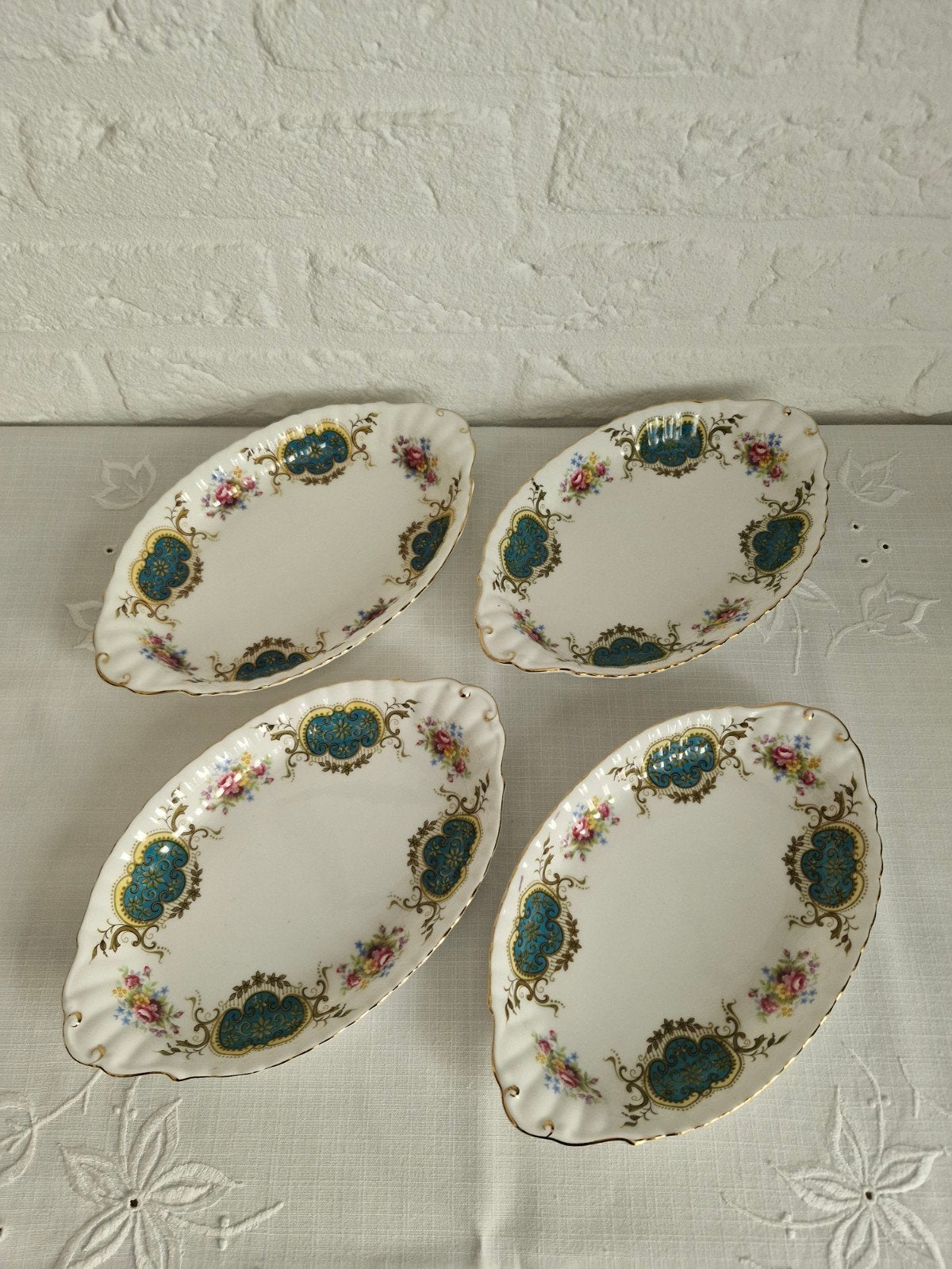 Royal Albert  Berkeley, Ophalen of Verzenden, Overige stijlen, Porselein, Schaal of Schalen
