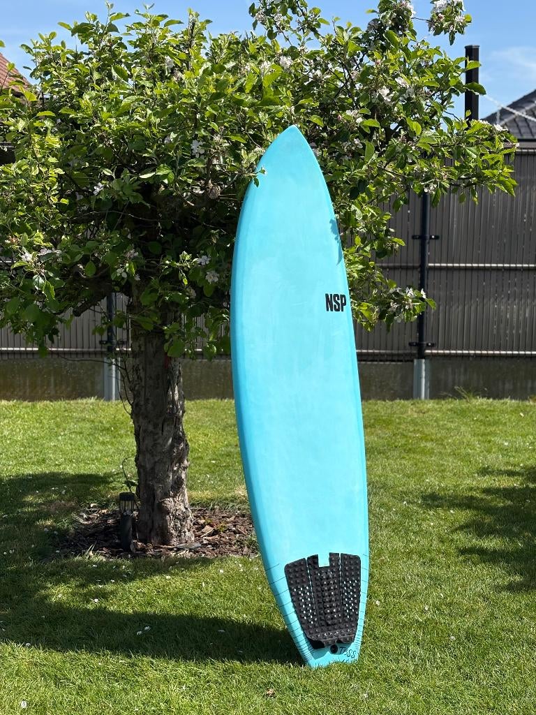Fish surfboard 6'4 NSP protech epoxy, Watersport en Boten, Golfsurfen, Gebruikt, Fish, Met vinnen, Met draagtas, Ophalen