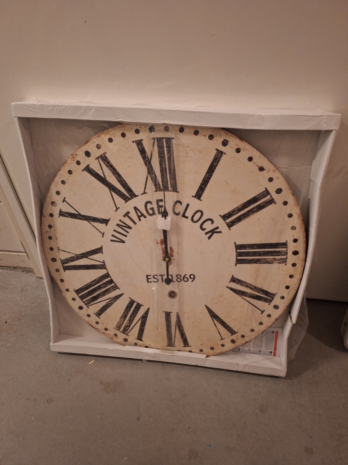 Grote Vintage Wandklok - "Vintage Clock EST 1869", Ophalen, Analoog, Werkt op batterijen, Nieuw