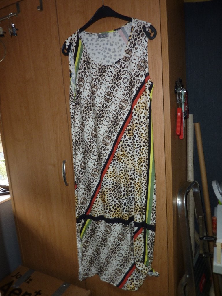 Geisha jurk Nieuw maat 44, Verzenden, Nieuw, Maat 42/44 (L), Onder de knie