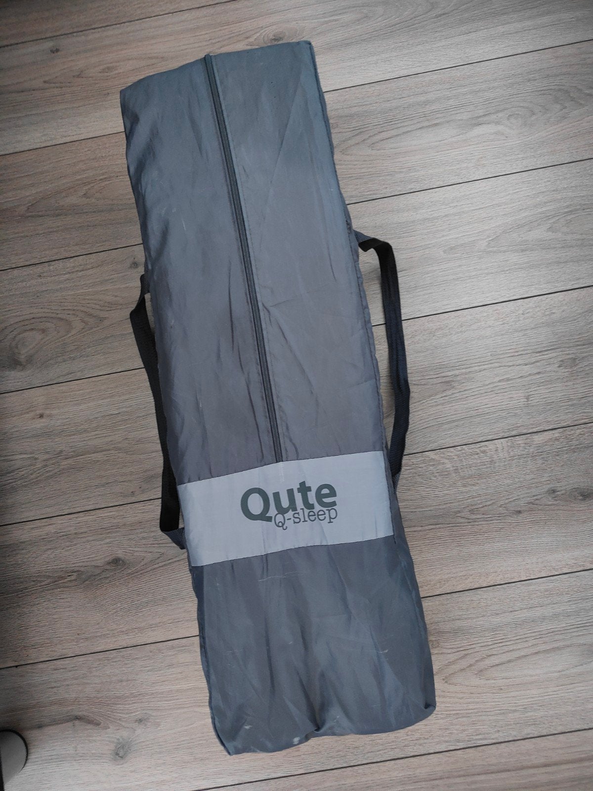Qute Q-sleep campingbed + opvouwbaar matras voor campingbedj, Ophalen, Gebruikt, 190 cm of minder, Matras