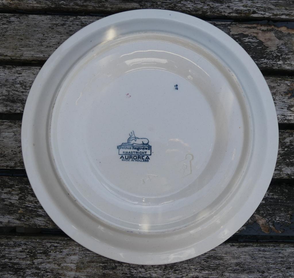 Uniek, Petrus Regout Aurorea Onderbord, Antiek en Kunst, Ophalen of Verzenden