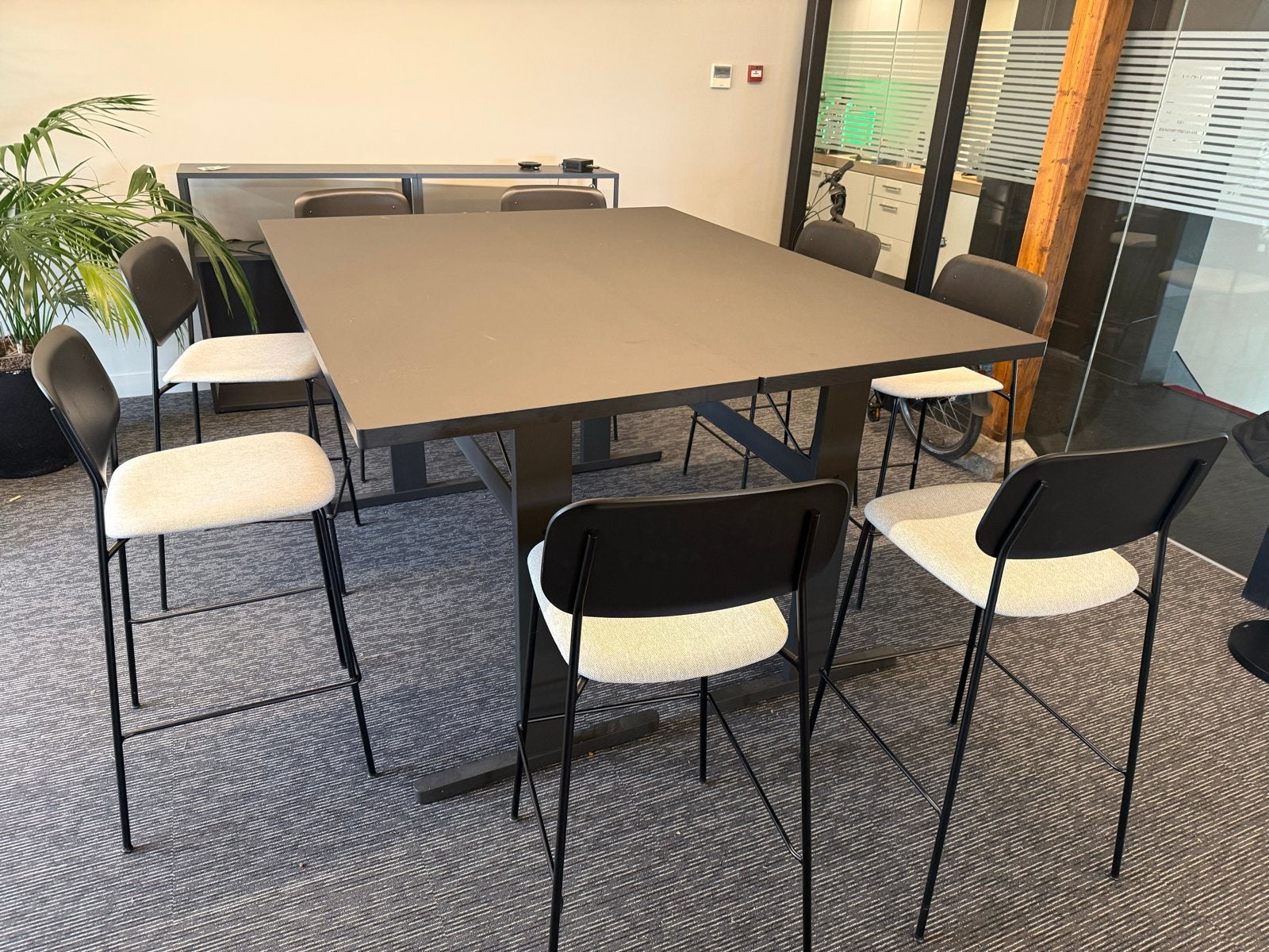 Hay Passerelle High Table - Zwart Linoleum & Eikenhout, Ophalen, Eikenhout, 50 tot 100 cm, Zo goed als nieuw