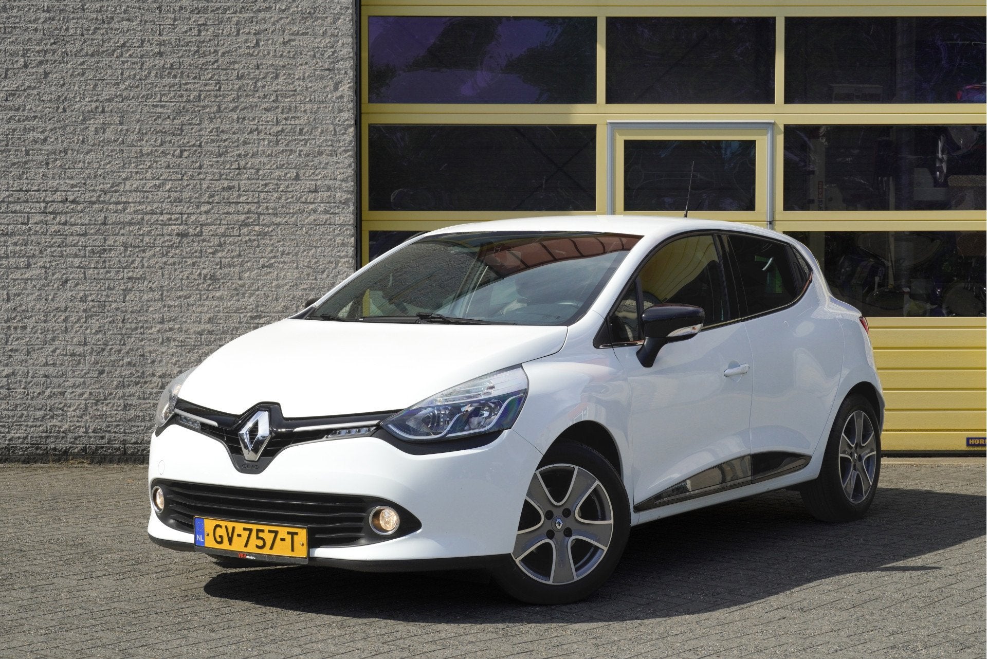 Renault Clio 0.9 TCe ECO 5drs Night&Day BJ2015 Lmv 16" | Led, Auto's, Voorwielaandrijving, Stof, Zwart, 540 kg